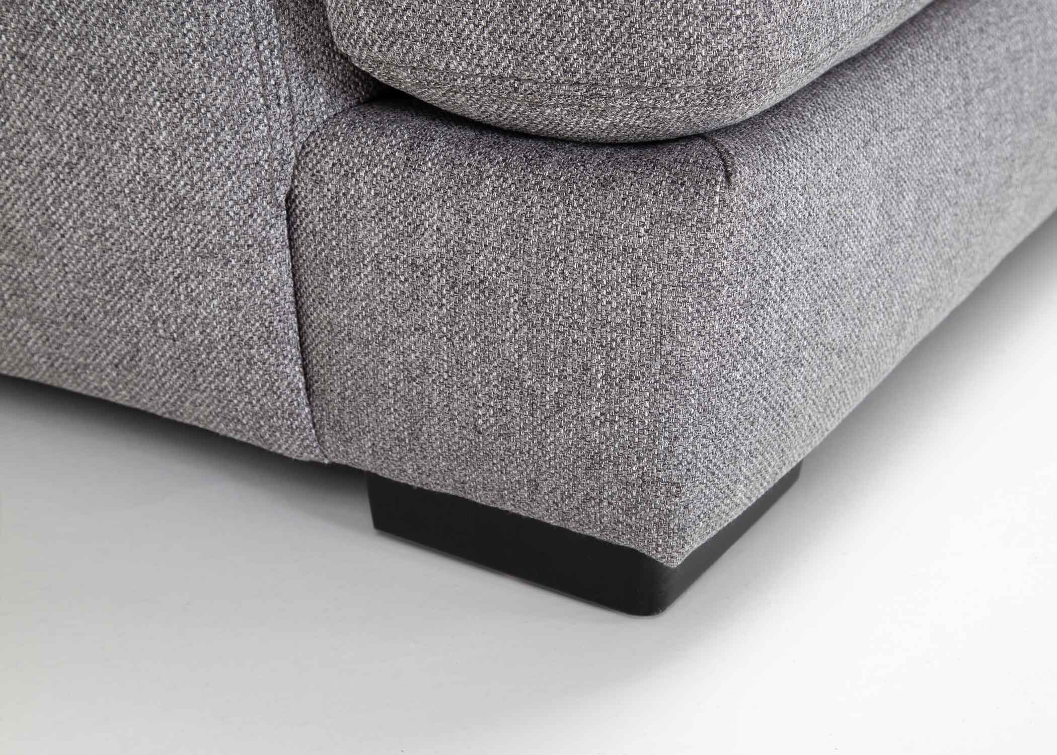 818 Brentwood Sectional – Franklin Corporation