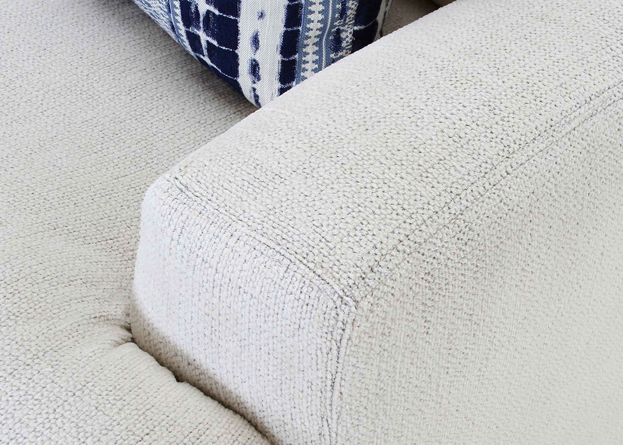 903 Hollyn Sectional – Franklin Corporation